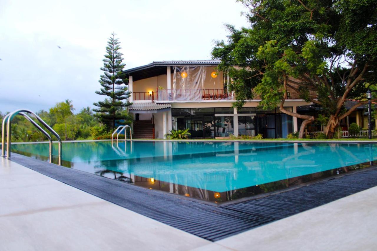 Nico Lagoon Hotel Negombo Exterior foto